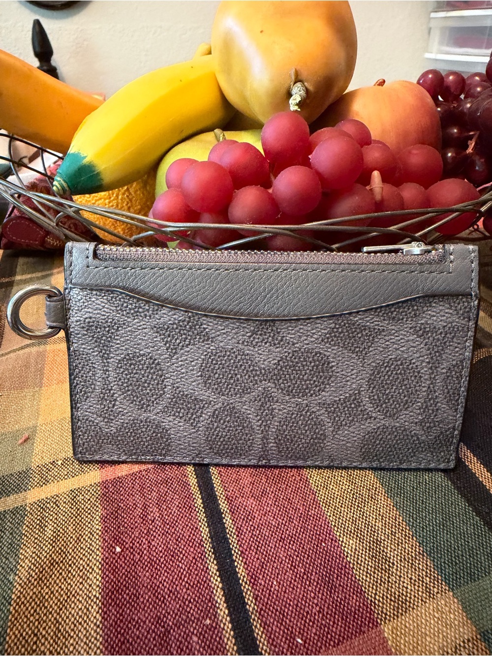 Coach zip card case in grey sig canvas